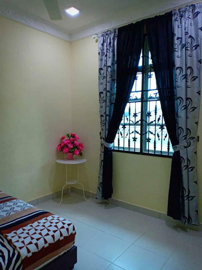 Gambang Homestay Banglomuslim Kuantan Ngoại thất bức ảnh