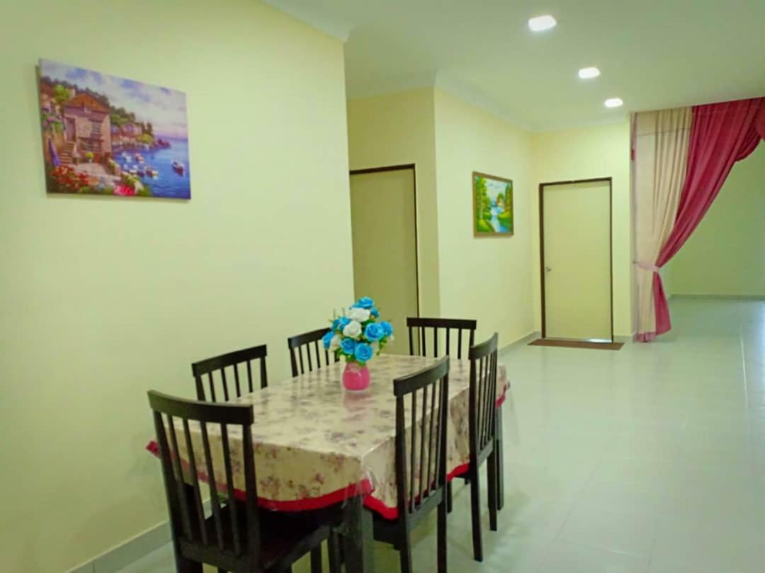Gambang Homestay Banglomuslim Kuantan Ngoại thất bức ảnh