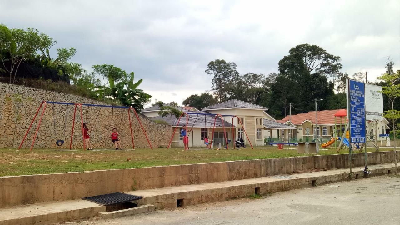Gambang Homestay Banglomuslim Kuantan Ngoại thất bức ảnh