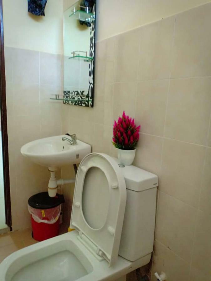 Gambang Homestay Banglomuslim Kuantan Ngoại thất bức ảnh
